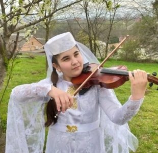 Флешмоб "Фото в национальном костюме". Ясмина Тутаева.